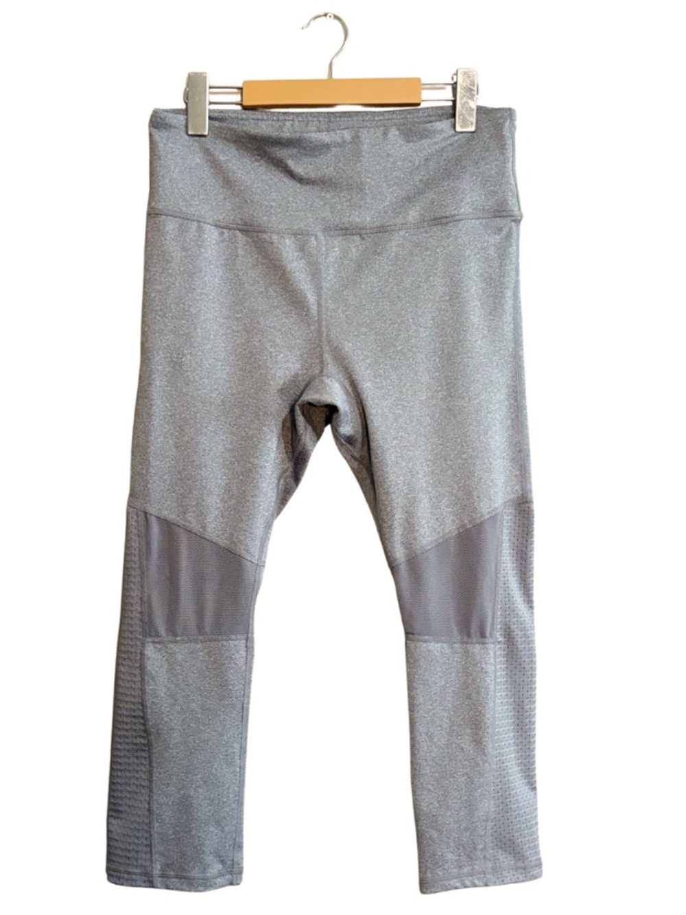 4/$20➡️ R8 Space Grey Capri Leggings w Mesh Panels – Size Large EUC